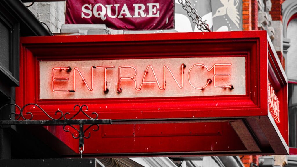 découvrez les fonctionnalités clés d'un intranet pour améliorer la communication, la collaboration et la productivité au sein de votre entreprise.