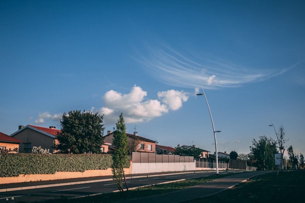 découvrez les quartiers à éviter à toulouse pour un séjour en toute sécurité et sérénité. guide complet des zones à connaître avant de visiter la ville rose.