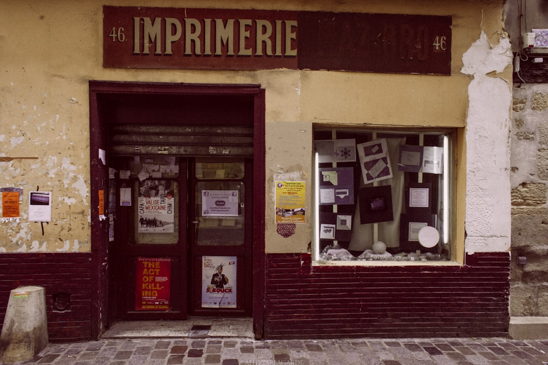 découvrez le guide complet des bars à paris : adresses incontournables, ambiances variées et conseils pour sortir dans la capitale française.